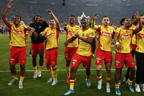 في غياب عبد المنعم.. لانس يتوج بلقبه الأول بكأس فرنسا على حساب نيس